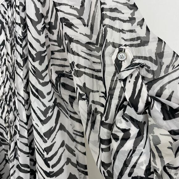 Grace Elements Size L Pintuck Pleated Blouse Zebra Animal Print Tunic Top Pocket - Picture 4 of 7